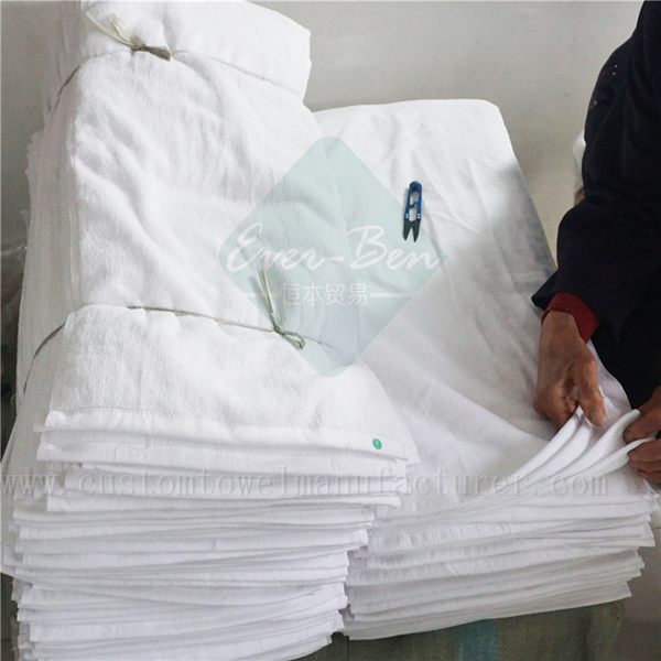 China Bulk Custom cheap egyptian cotton towels Supplier Bulk White Hotel towels manufacturer